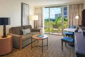 Отель «Embassy Suites by Hilton Waikiki Beach Walk», Гонолулу