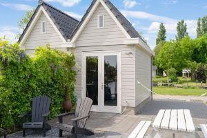 Houseboat in Stavoren with Waterfront Views, Ставорен