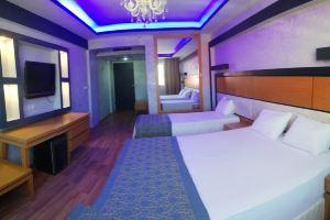 Ünaten Otel, Измир