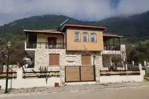 Modern apartment right on the beach, Хриси-Амудия