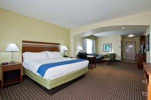 Holiday Inn Express & Suites Denver East-Peoria Street, Аврора