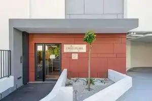 Le Grey Pearl, Сен-Лоран-дю-Вар
