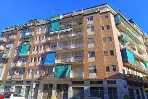 New picturesque and central penthouse, with a splendid view of the mountains, Турин