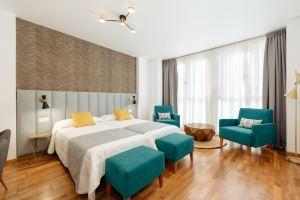 Apartamentos Debambú, Малага