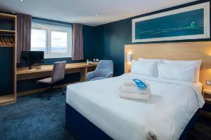 Travelodge Cardiff M4, Кардифф