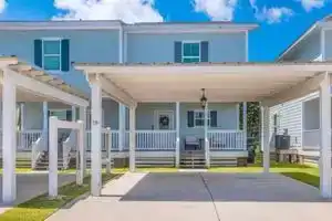 Charming 3-bedroom townhome near Downtown and Lakefront Lake Charles, Лейк-Чарльз