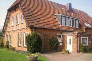 Vacation apartment Niemann 1 in a former farmhouse, 15 minutes by car to the beach, Любек