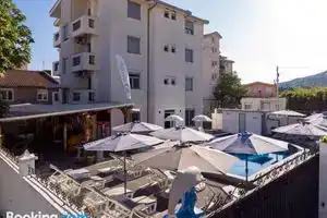 Delfin Apartments, Сутоморе