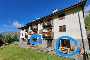 Skichalet Cervinia Ski-in-ski-out 3 Apt. Sanny+elena+bassi 12-18 Pers. Wifi, Брёй-Червиния