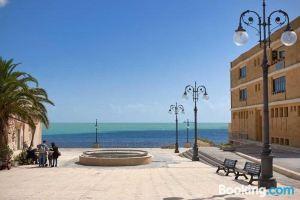 Mare del Sud , Lovely Apartment with Sea View, Поццалло