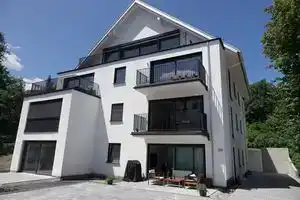Charmante Neubau Ferienwohnung mit Schloß und Bergblick im Centrum von Füssen, Фюссен