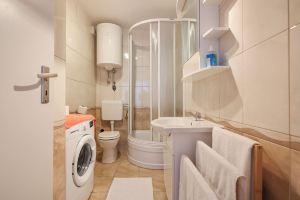 Viva - 2 Bedroom Apt in City Centar, Задар