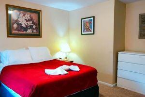Beautiful apartment in Historical Downtown Location., Гринсборо