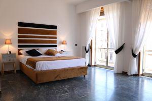 Neapolis City Life, Неаполь