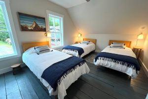 BRAND NEW 8 Bedroom House/On Shuttle Route/Walk to Downtown /Minutes to Okemo, Ладлоу