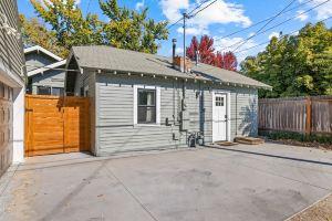 Cozy cottage in North End on tree-lined street., Бойсе