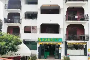 Lovely 2-Bed Apartment in Giardini Naxos, Джиардини-Наксос