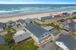 Brand New Ocean View Beach House w Hot Tub & Sauna, Рокуэй-Бич