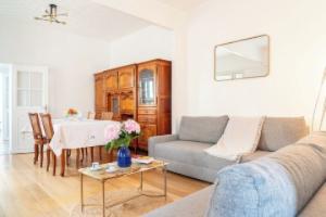 House in the center of Versailles, 5 minutes from the château and freeway, Версаль