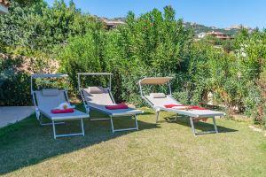 Refined independent villa for design lovers in the beautiful Chia bay, Домус-де-Мария