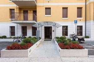 Dimora San Zeno 1 with 5 Sleeps, Верона