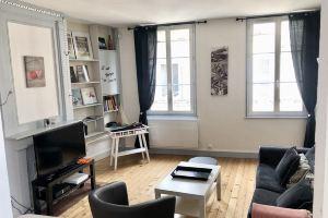charming apartment in downtown Honfleur, Онфлер