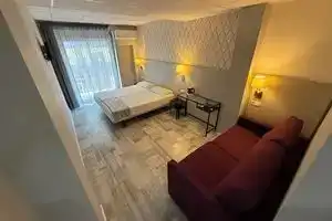 Hotel B and B Suites, Бенидорм