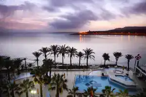 Charming Apartment Close to the Sea, Сент-Полс-Бэй