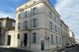 Appart'Hôtel - Villa CÔTÉ Plateau - Hyper Centre - 3 Étoiles Certifiées-, Ангулем