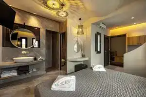 Kudos Suites Firostefani, Фира