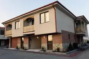 Royal Green Hotel, Натахтари