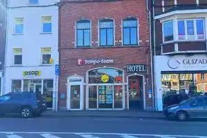 Familyhotel, Вавр