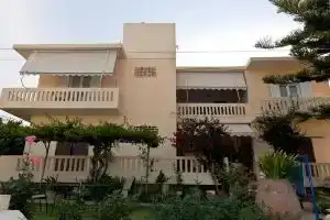 Raisakis Apartments, Агиа Марина