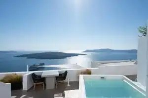 Asha Luxury Suites, Фира