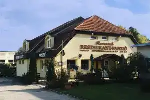 Szelim Motel, Татабанья