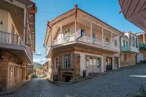 Hotel History • სასტუმრო ისტორია, Сигнахи