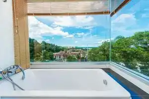 Karon Chic Studio, Карон