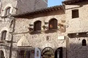 Отель «Loggia dei Maestri Comacini», Ассизи