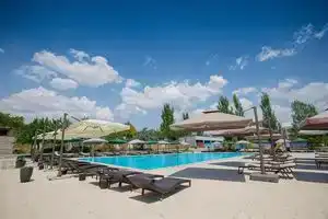 Cross Apartments and Tours, Ереван