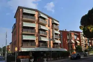 Hotel «Roma», Маргера