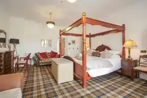 Redcliffe Hotel, Инвернесс