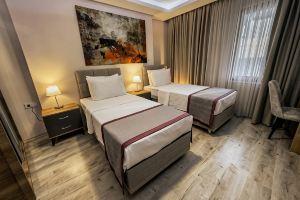 My Suites, Ялова