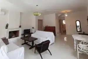 Вилла «Aurélie Bleue», Палеон-Цифликион