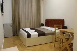 Brok's Hotel, Тбилиси
