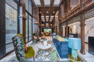The base central Phuket (WLJ), Пхукет Таун