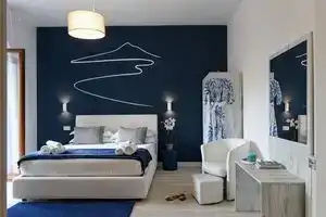 Les Suites des Tout le Monde, Сорренто