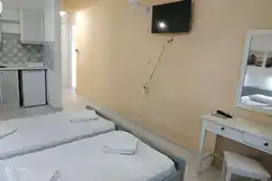 Renia Studios -Studio for 2 Pers with a Swimming Pool., Агия-Пелагия