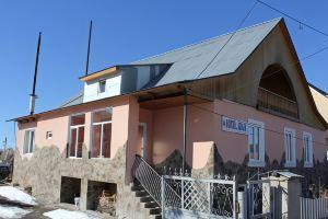 Guji Inn, Бакуриани