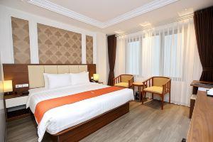 Luckful Hotel, Ханой