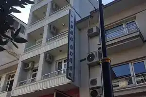 Burak Otel, Унье